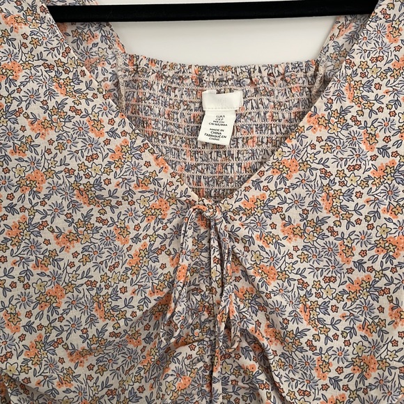 H&M crop floral blouse - Picture 2 of 4